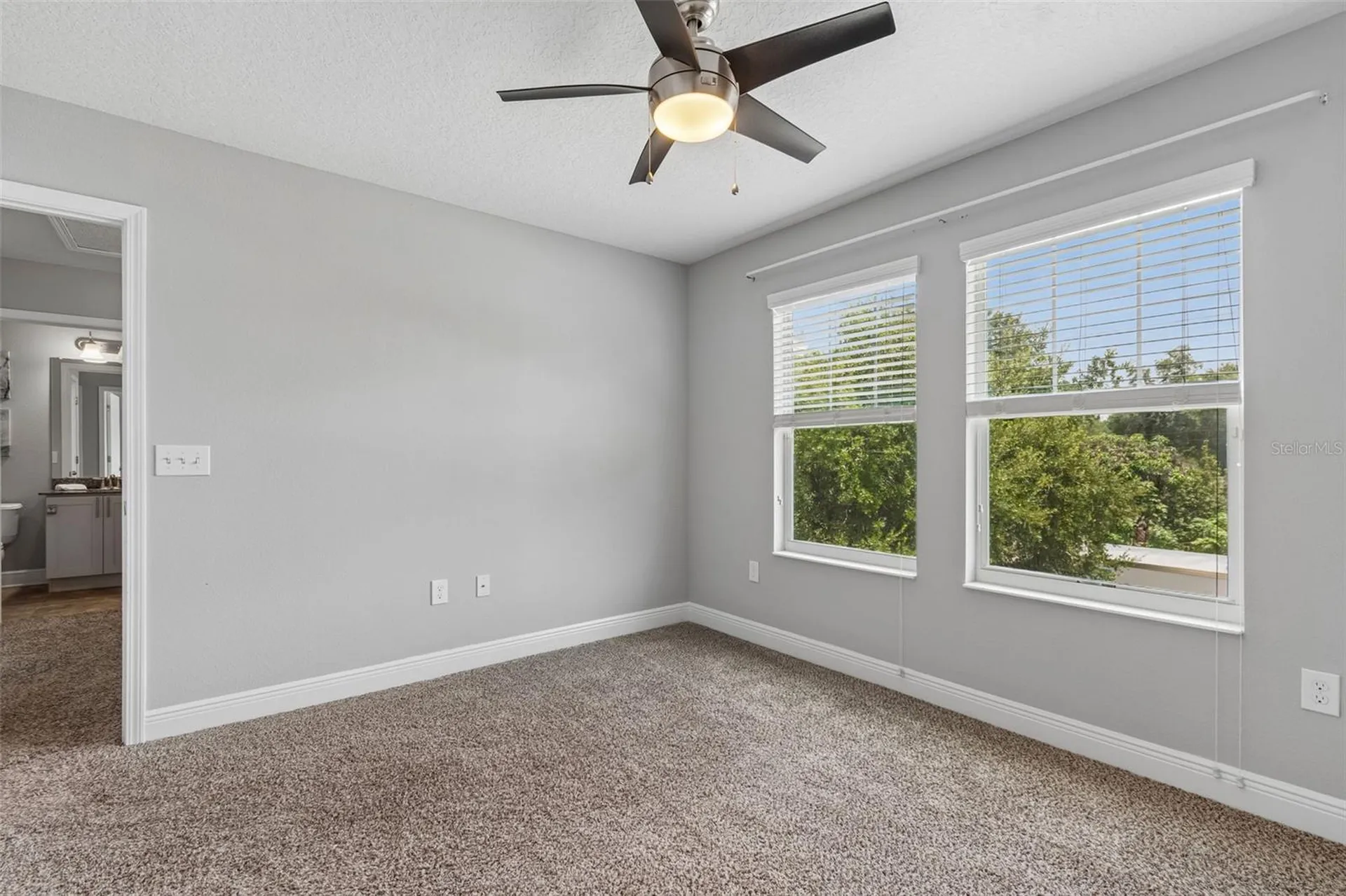 1216 E Giddens Avenue Tampa FL 33603