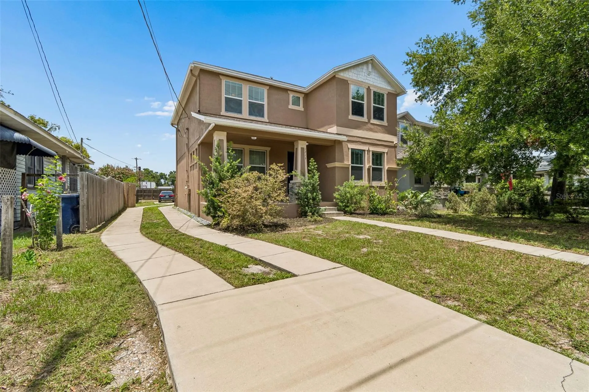 1216 E Giddens Avenue Tampa FL 33603