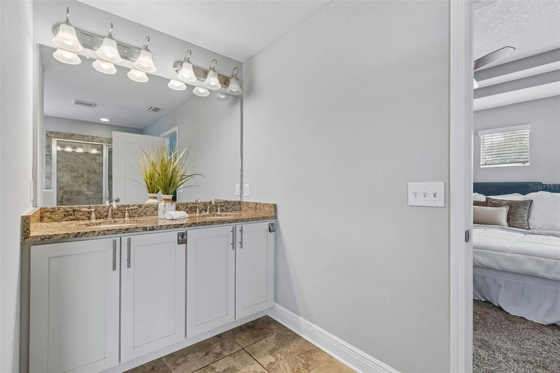 1216 E Giddens Avenue Tampa FL 33603