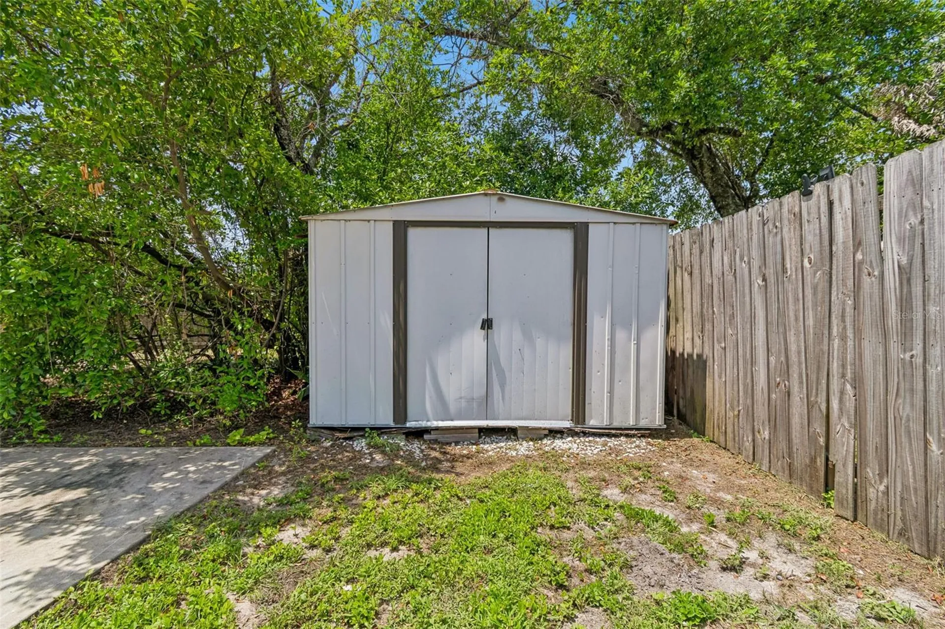 1216 E Giddens Avenue Tampa FL 33603