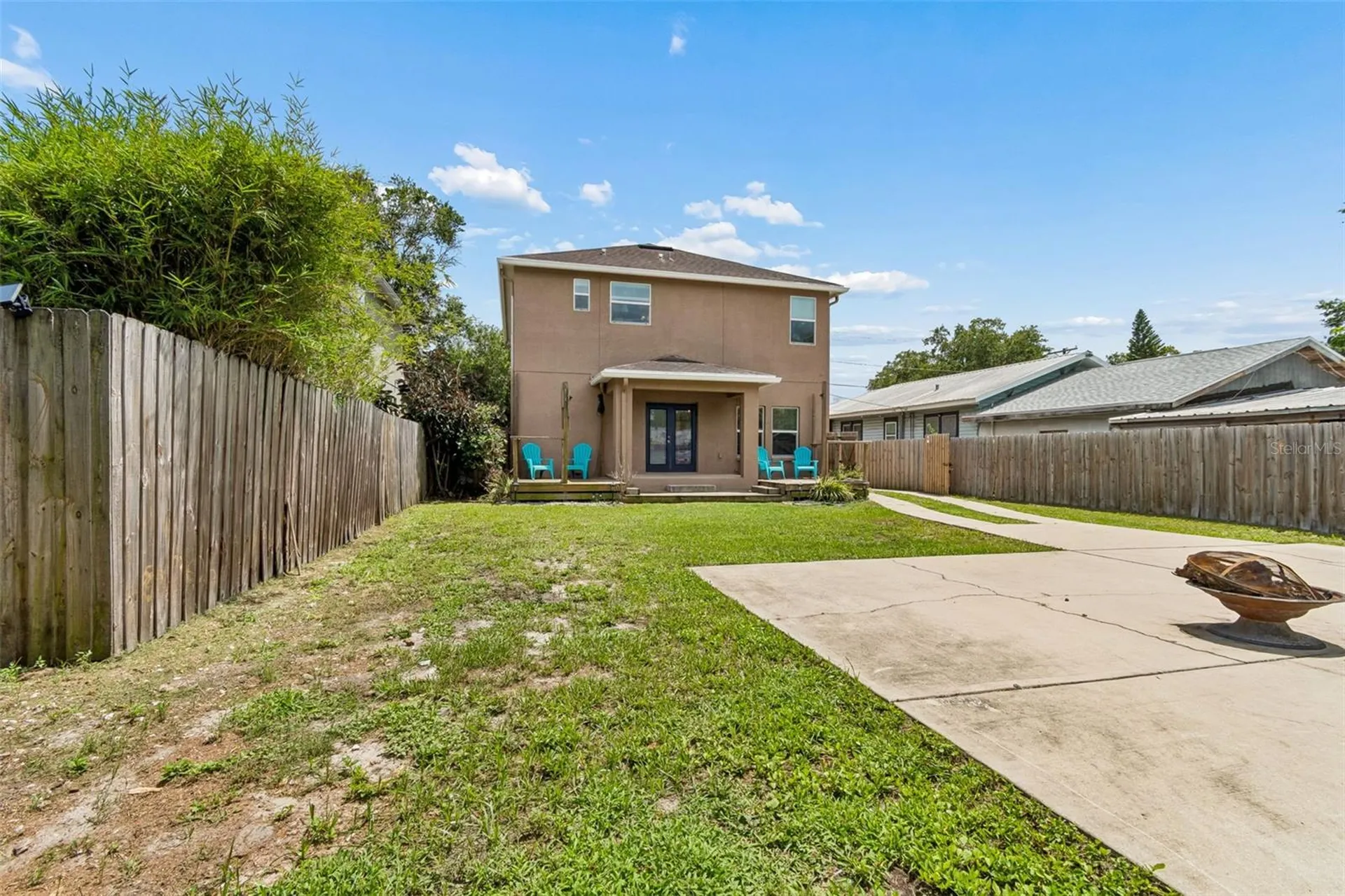 1216 E Giddens Avenue Tampa FL 33603