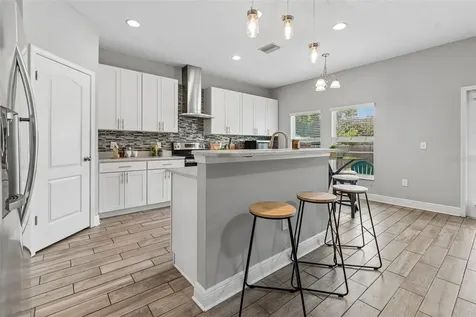 1216 E Giddens Avenue Tampa FL 33603