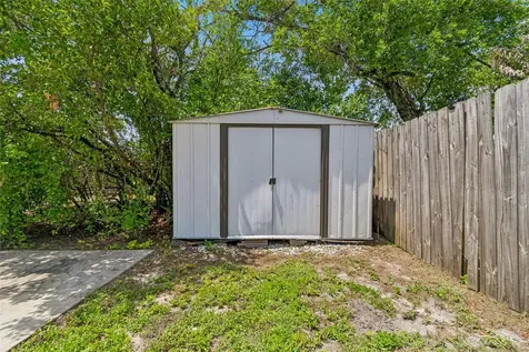 1216 E Giddens Avenue Tampa FL 33603