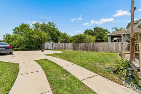 1216 E Giddens Avenue Tampa FL 33603