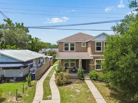 1216 E Giddens Avenue Tampa FL 33603