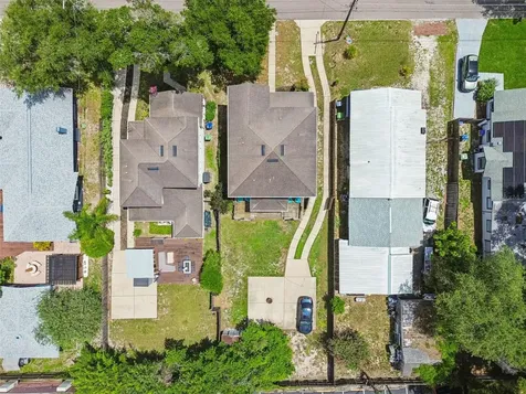 1216 E Giddens Avenue Tampa FL 33603