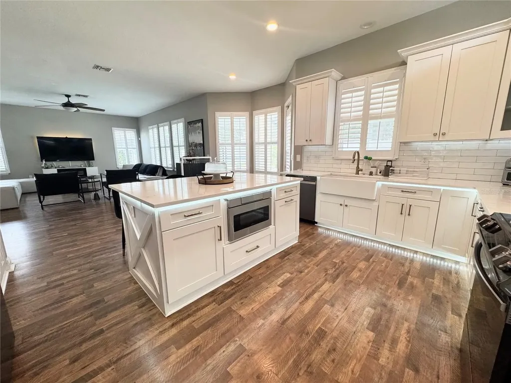 212 Montara Drive Seffner FL 33584