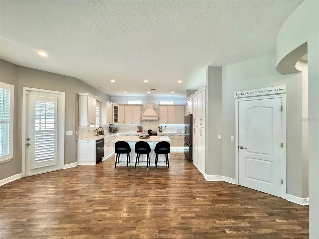 212 Montara Drive Seffner FL 33584