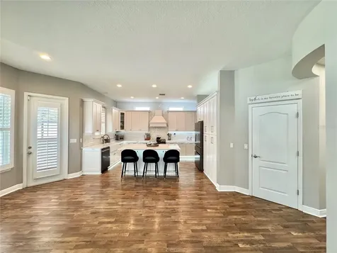 212 Montara Drive Seffner FL 33584
