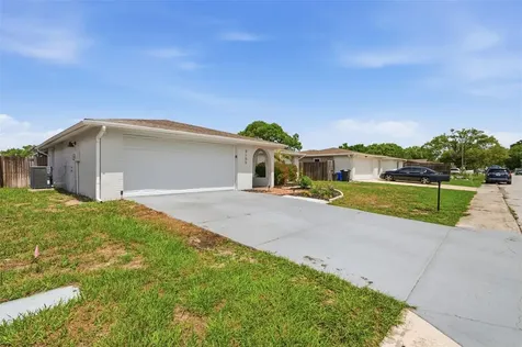 9105 Hunt Club Lane Port Richey FL 34668