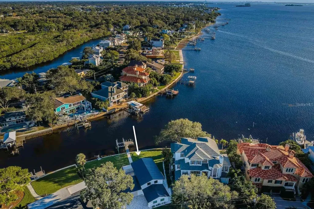 105 Augusta Avenue Palm Harbor FL 34683