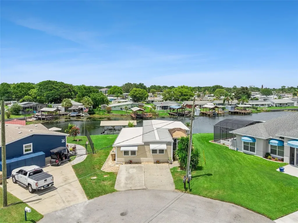 30127 Green Bay Drive Tavares FL 32778