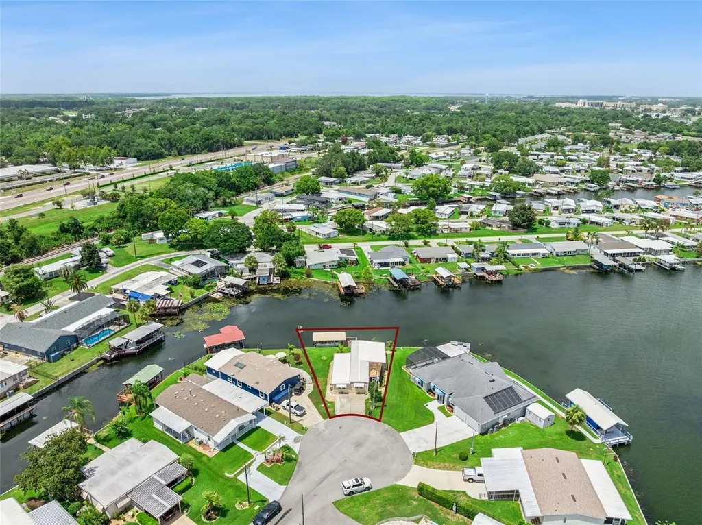 30127 Green Bay Drive Tavares FL 32778