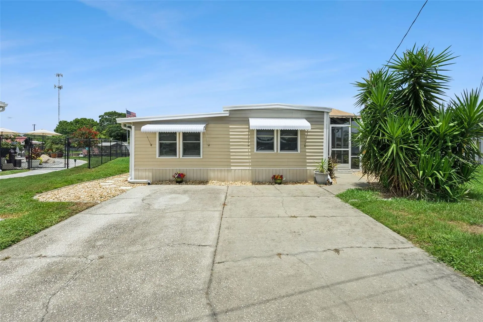 30127 Green Bay Drive Tavares FL 32778