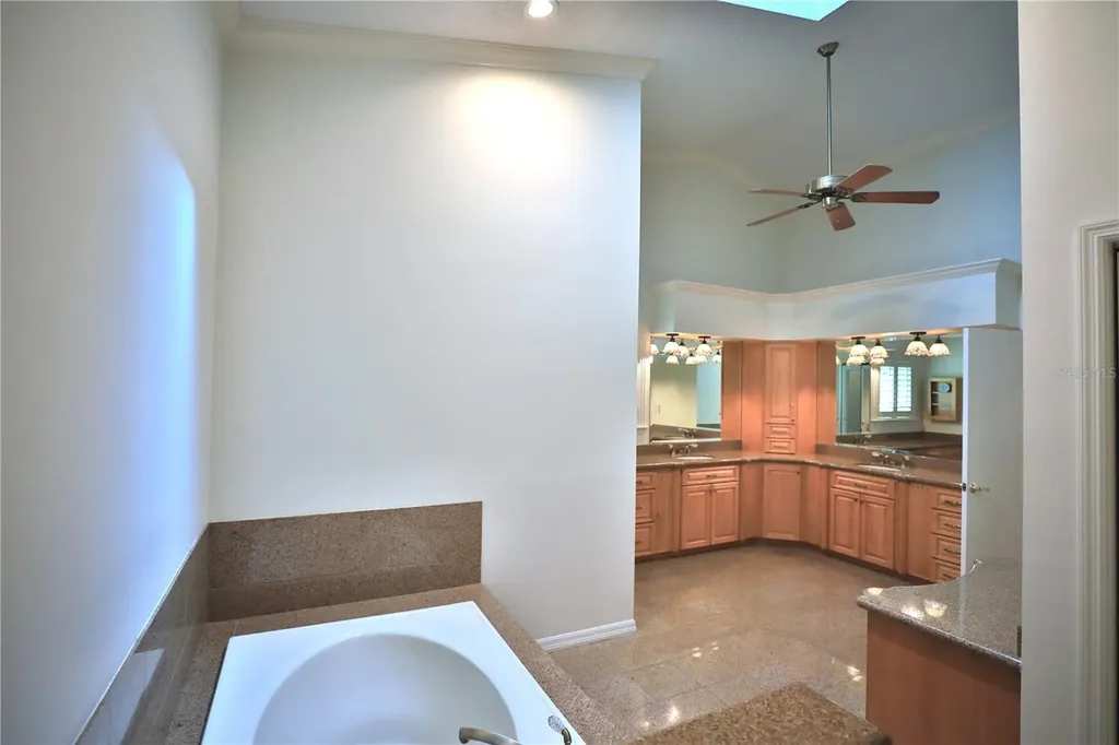 11685 E Blue Cove Drive Dunnellon FL 34432