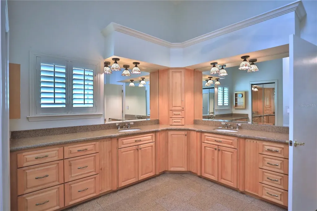 11685 E Blue Cove Drive Dunnellon FL 34432