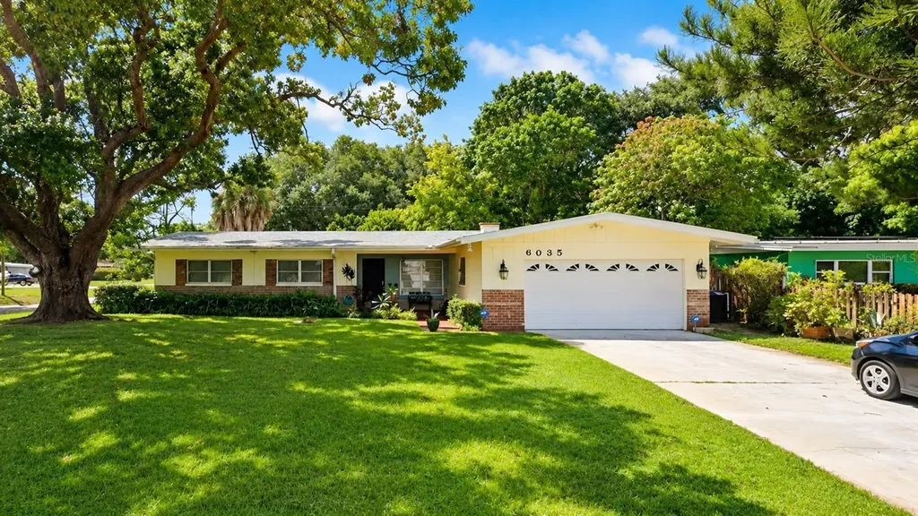 6035 7th Street S St Petersburg FL 33705