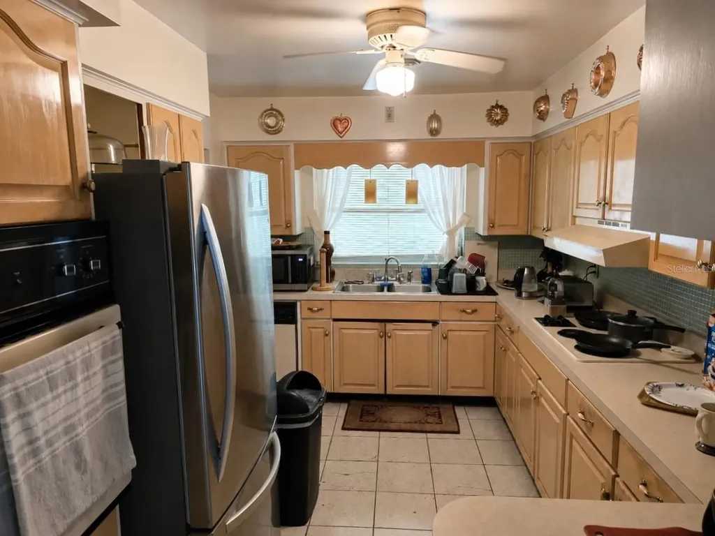 6035 7th Street S St Petersburg FL 33705