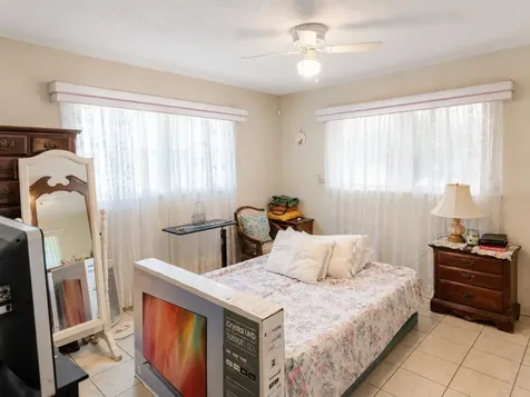 6035 7th Street S St Petersburg FL 33705