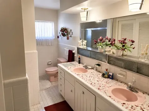 6035 7th Street S St Petersburg FL 33705