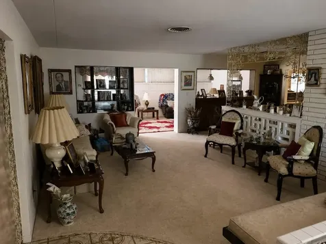 6035 7th Street S St Petersburg FL 33705