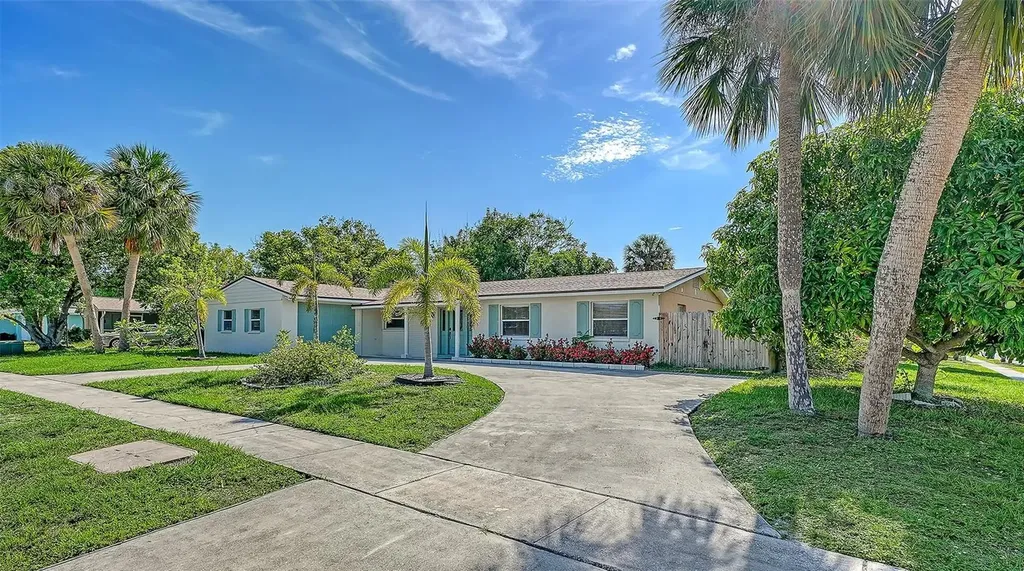 6515 Colonial Drive Sarasota FL 34231