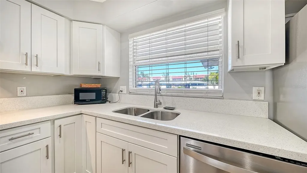 6515 Colonial Drive Sarasota FL 34231