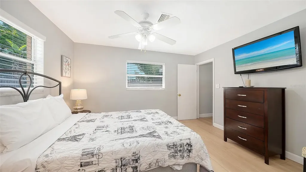 6515 Colonial Drive Sarasota FL 34231