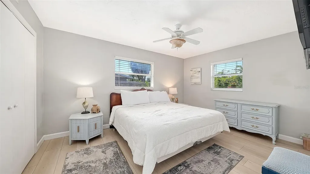 6515 Colonial Drive Sarasota FL 34231