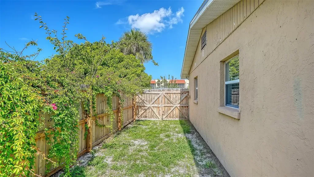 6515 Colonial Drive Sarasota FL 34231