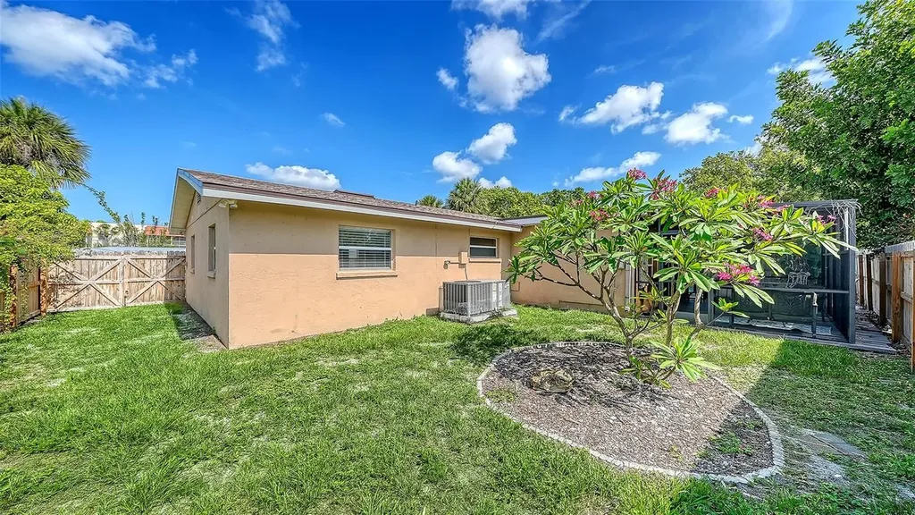 6515 Colonial Drive Sarasota FL 34231