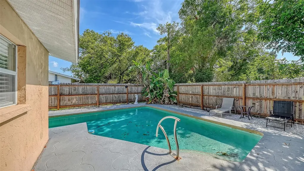 6515 Colonial Drive Sarasota FL 34231