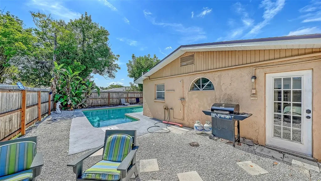 6515 Colonial Drive Sarasota FL 34231