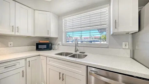 6515 Colonial Drive Sarasota FL 34231