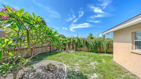 6515 Colonial Drive Sarasota FL 34231
