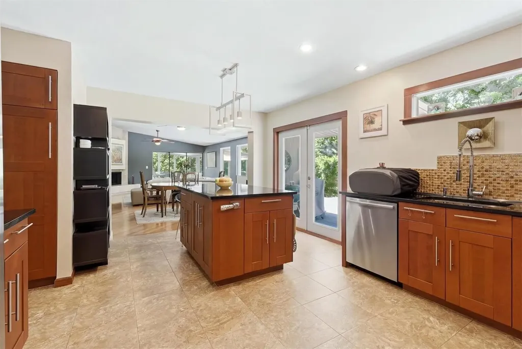 3805 62nd Street E Bradenton FL 34208