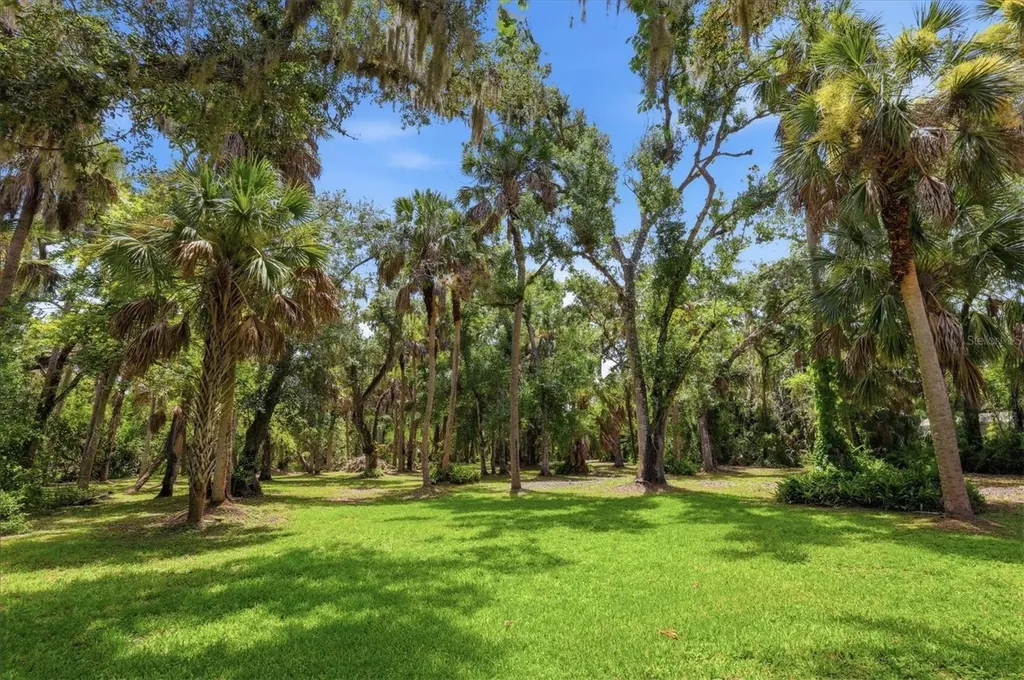 3805 62nd Street E Bradenton FL 34208