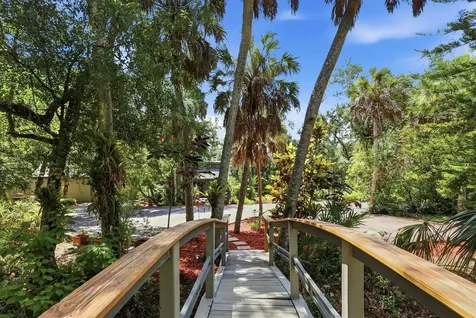 3805 62nd Street E Bradenton FL 34208
