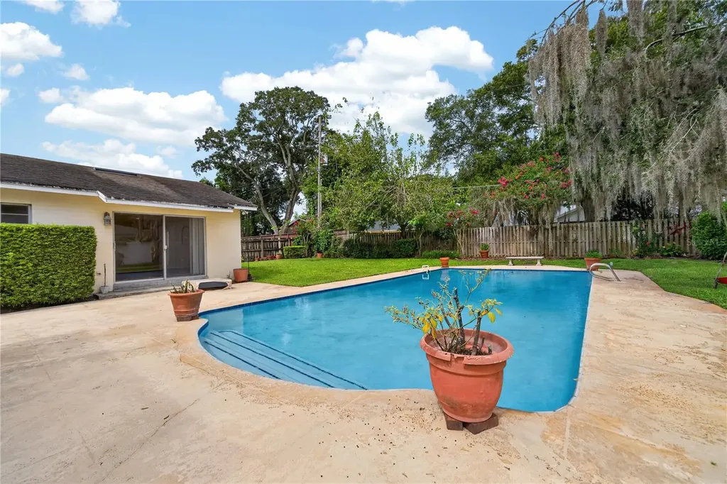 2406 Shoreham Road Orlando FL 32803