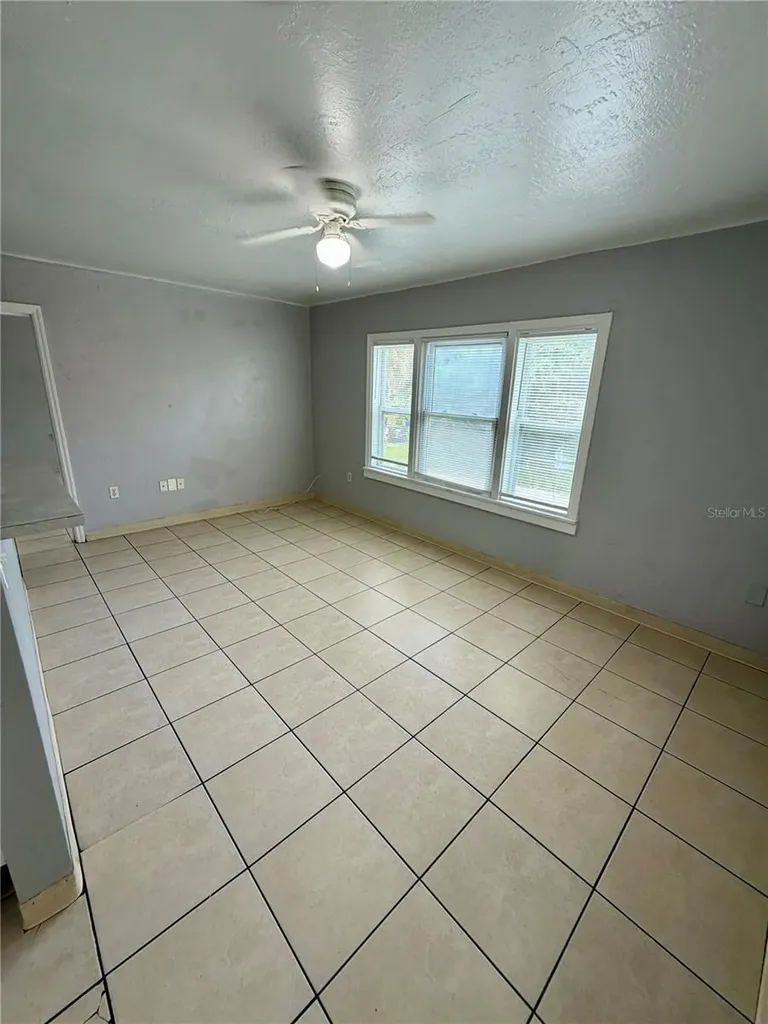 827 Paris Avenue S St Petersburg FL 33701