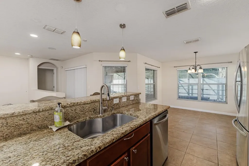 7233 Wakeview Drive Davenport FL 33896