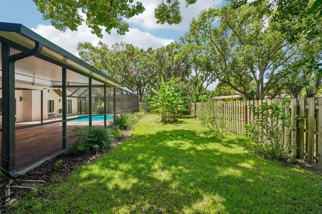 818 Village Way Palm Harbor FL 34683