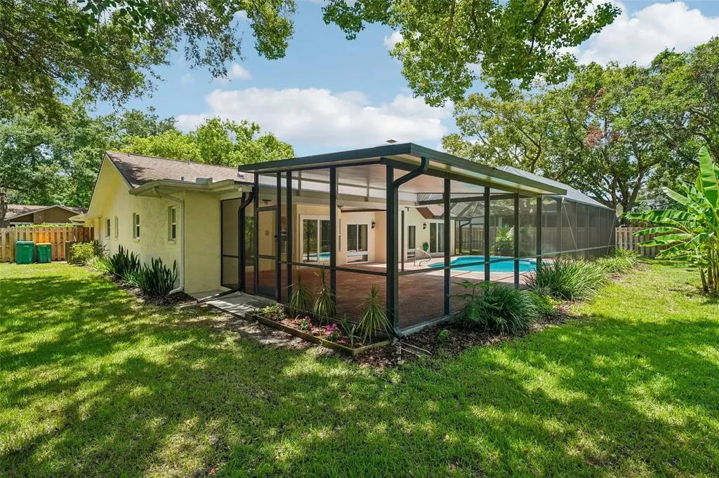 818 Village Way Palm Harbor FL 34683