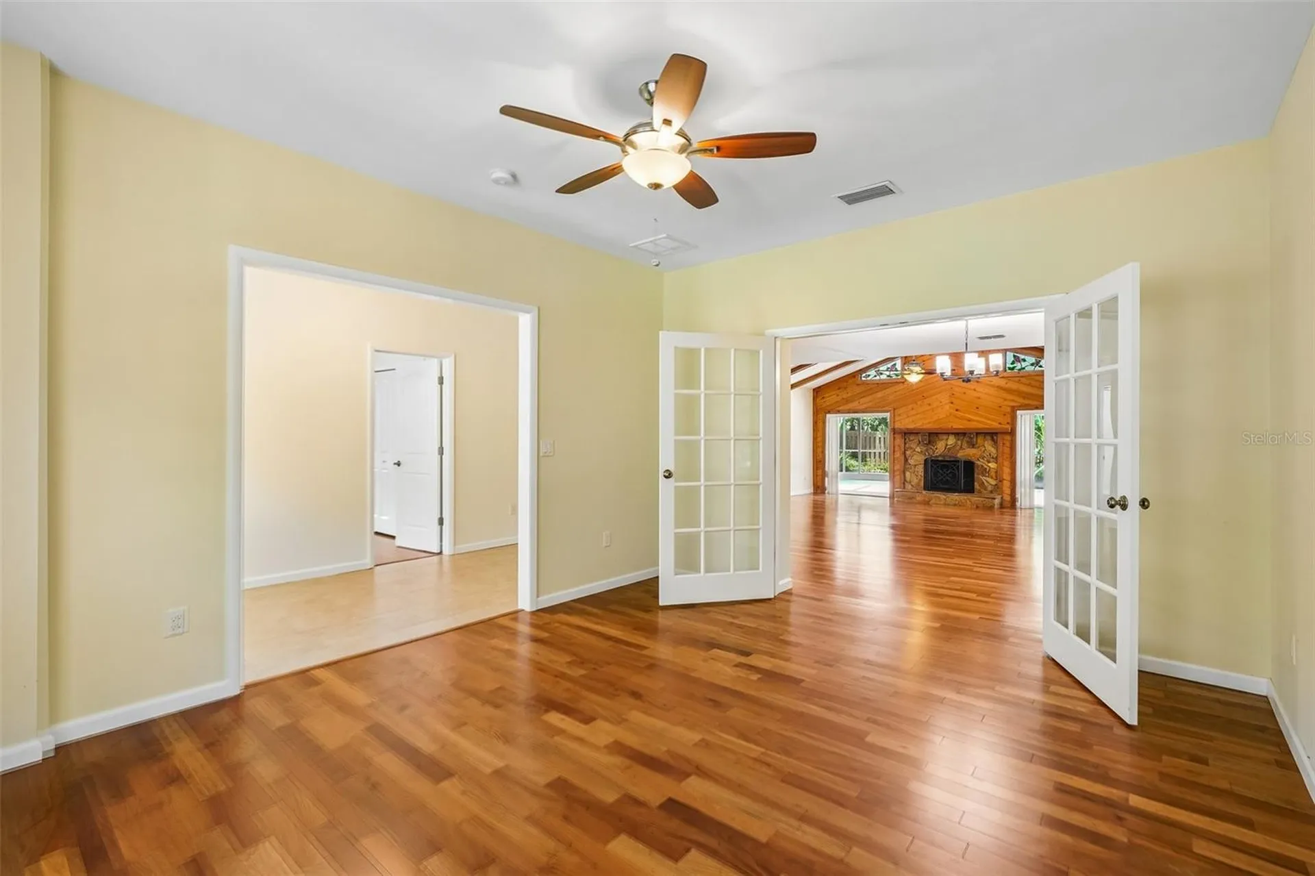 818 Village Way Palm Harbor FL 34683