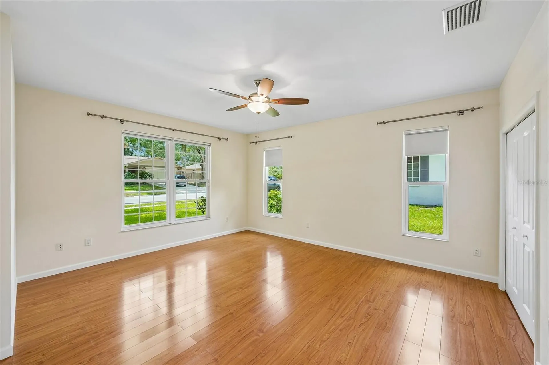 818 Village Way Palm Harbor FL 34683