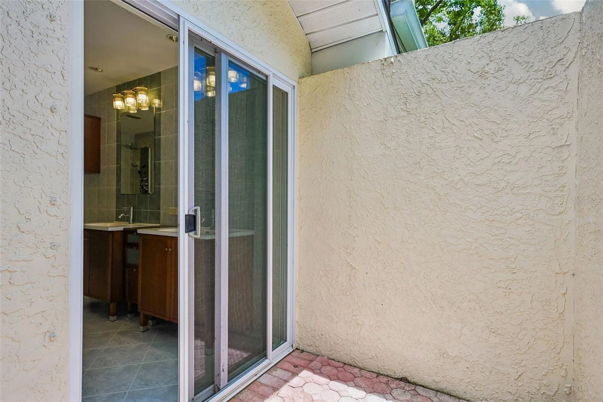 818 Village Way Palm Harbor FL 34683
