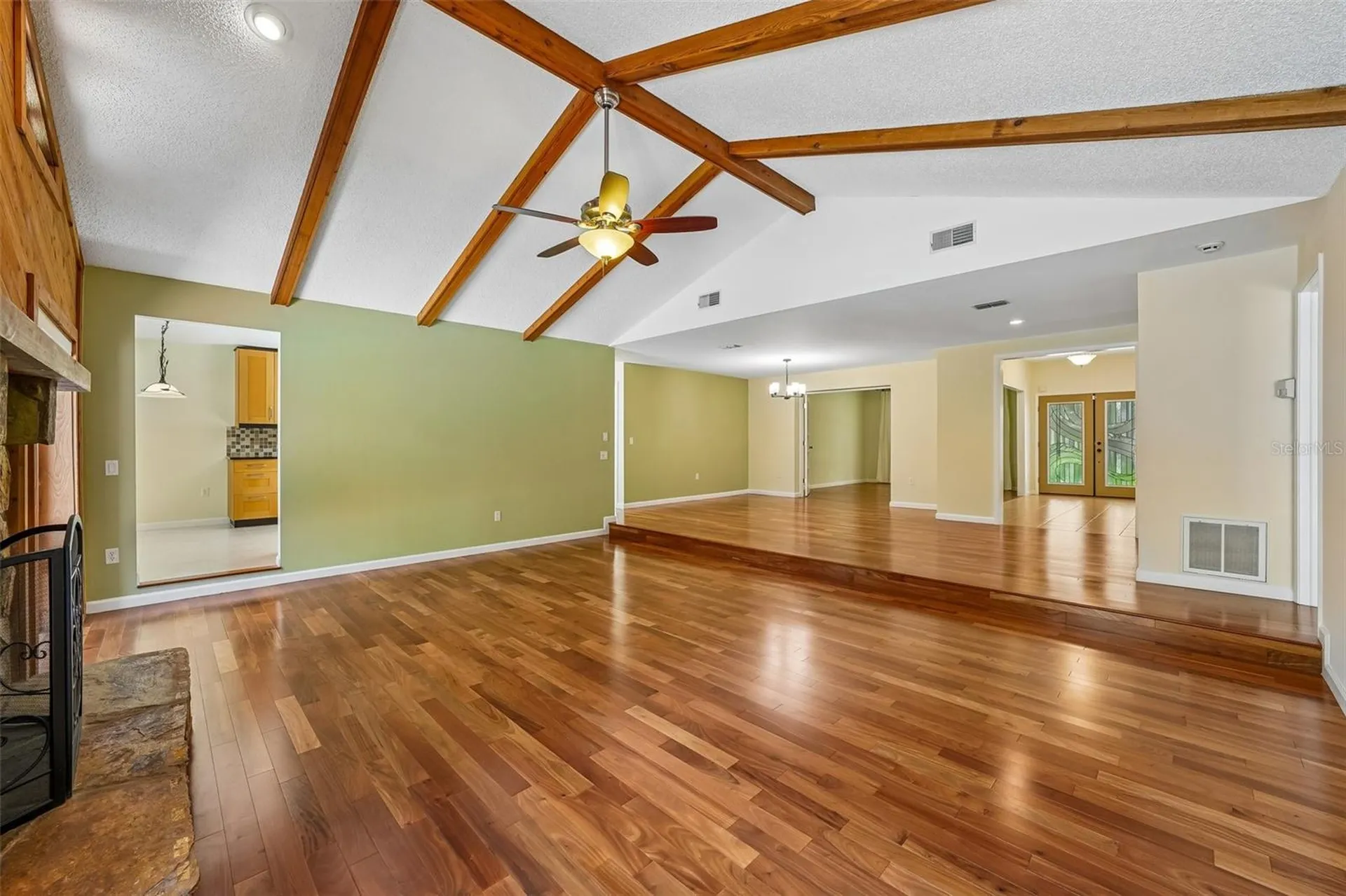818 Village Way Palm Harbor FL 34683