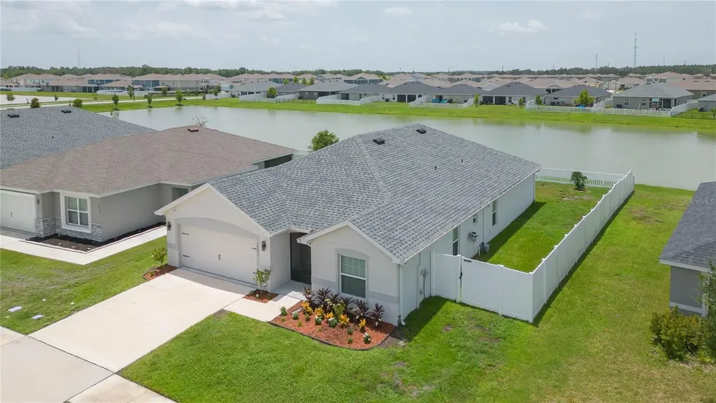35171 Crescent Creek Drive Zephyrhills FL 33541