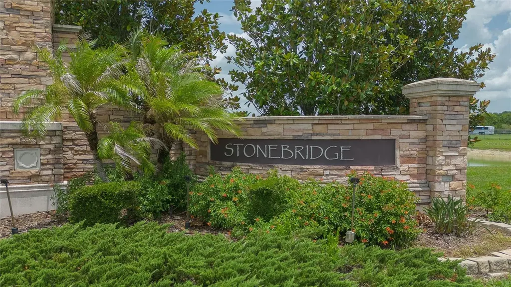 35171 Crescent Creek Drive Zephyrhills FL 33541