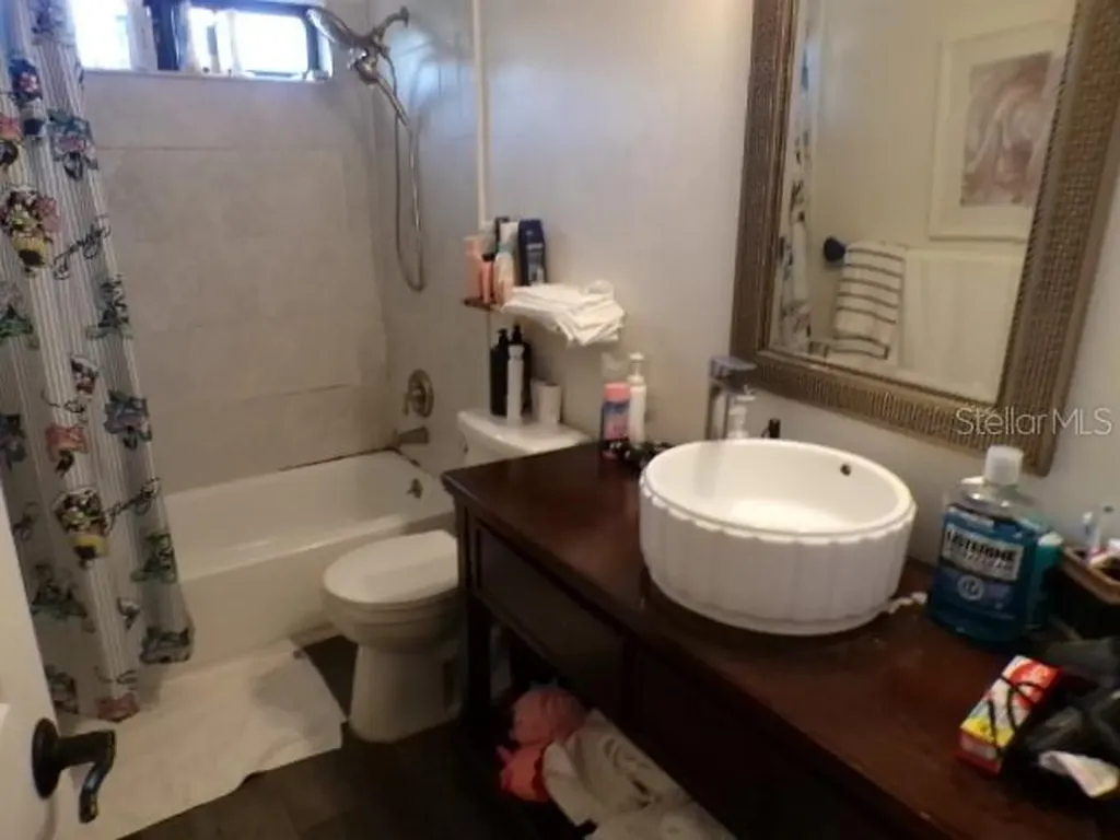 5766 Forester Pine Court Sarasota FL 34243